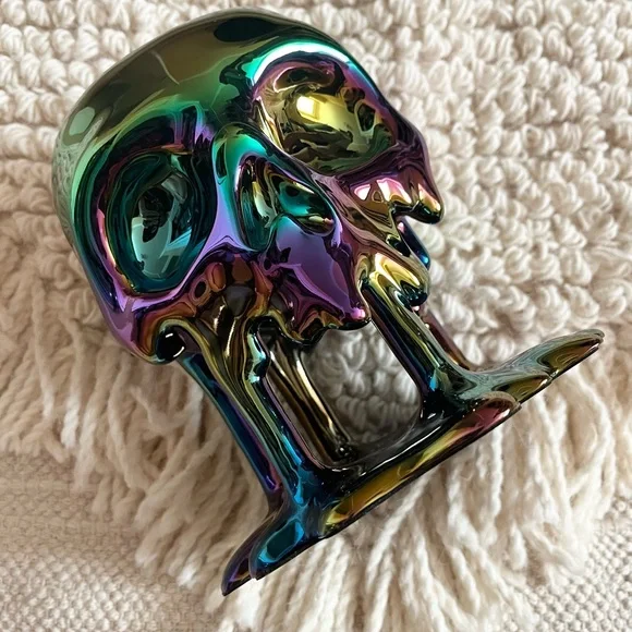 NWT  BATH & BODY WORKS Iridescent Dripping Skull Pedestal 3 Wick Candle Holder - Picture 2 of 3